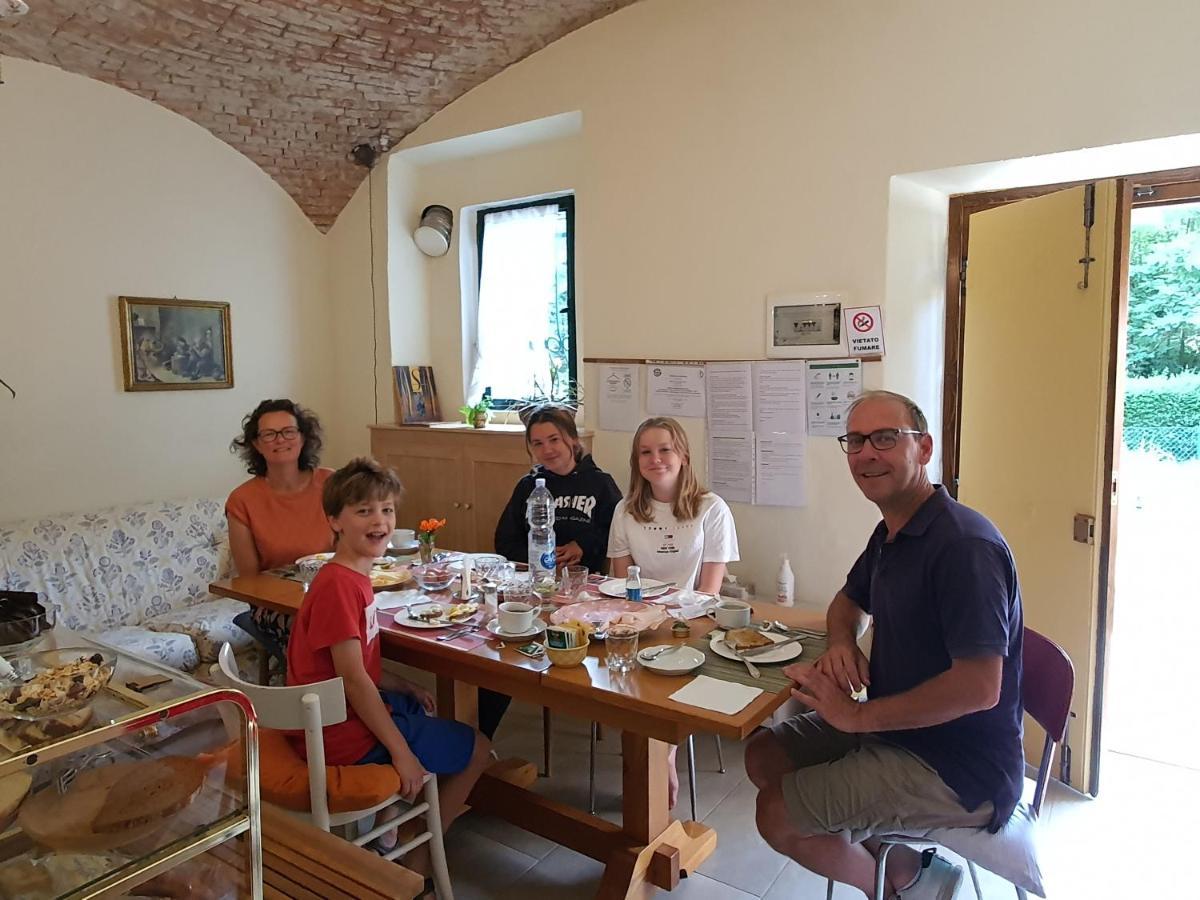 Il Casolare Del Medio Olona Bed & Breakfast Fagnano Olona ภายนอก รูปภาพ